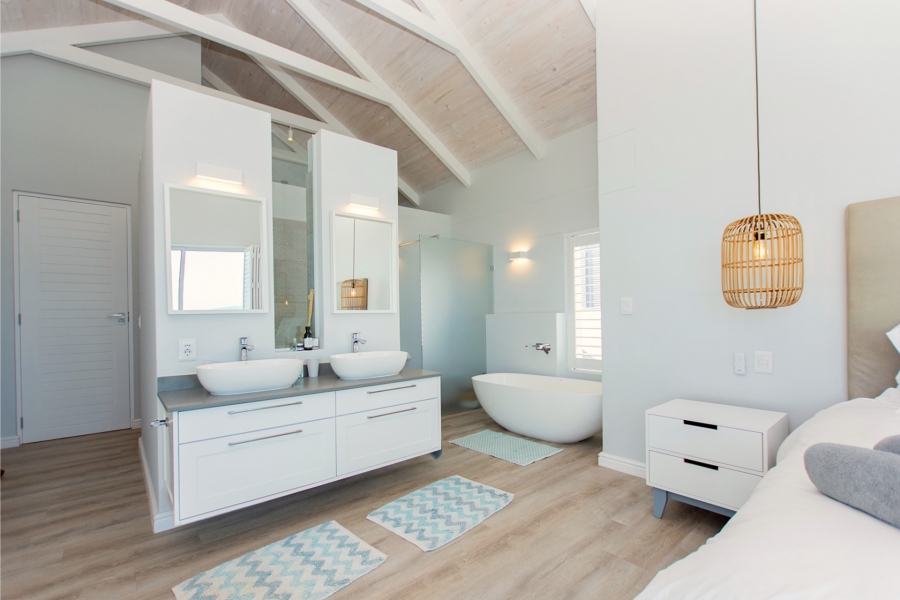 5 Bedroom Property for Sale in Calypso Beach Western Cape